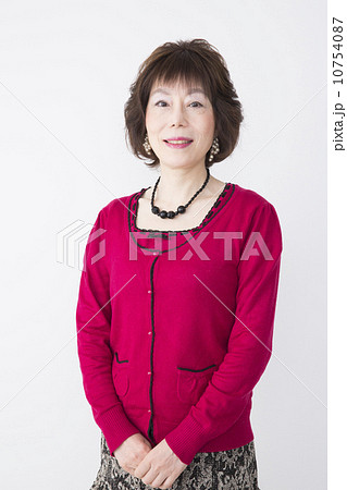 シニア女性 10754087