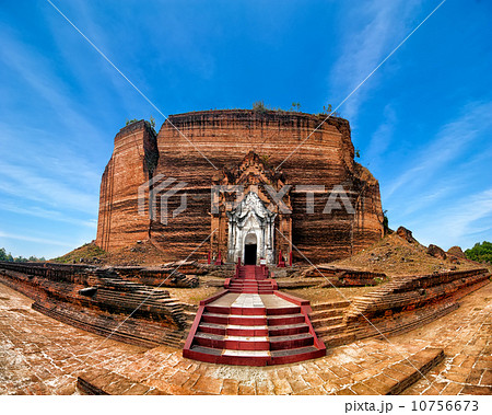 Ancient Pa Hto Taw Gyi Pagoda ruins at Mingun. Myanmar (Burma) 10756673