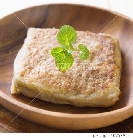 Ramadan food stuffed bread 10758912
