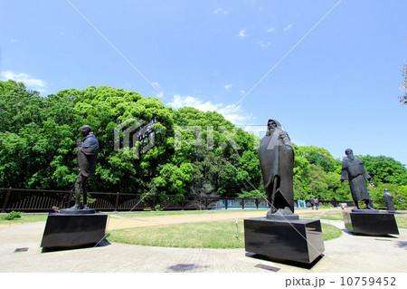 哲学堂公園の哲学の庭 10759452