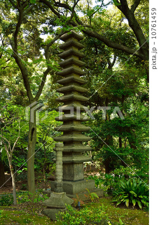 旧古河庭園・十五層の石塔 10761459