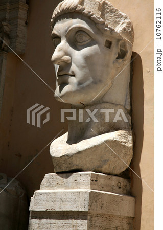 Colossus of Constantine. Italy, Rome. 10762116