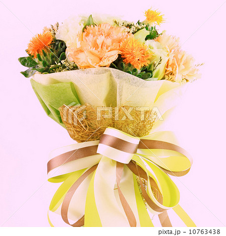 Flowers bouquet with retro filter effect 10763438