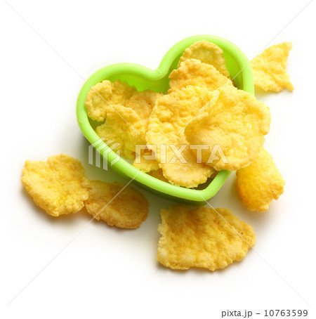 Con flakes in heart form 10763599