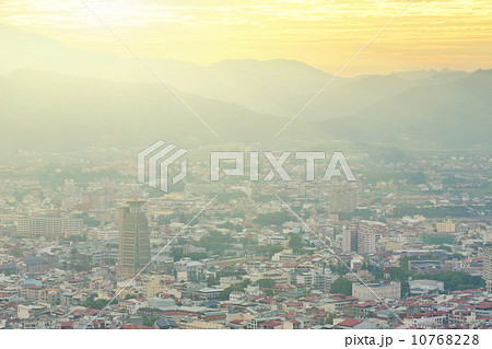 Dramatic sunset Dramatic sunset 10768228