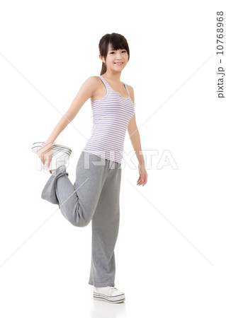 Fitness asian girl 10768968