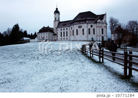 ヴィース巡礼教会の冬景色 10771284