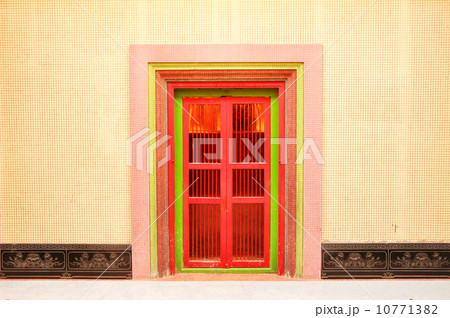 wooden door with chinese traditional style pattern wooden door with chinese traditional style pattern 10771382