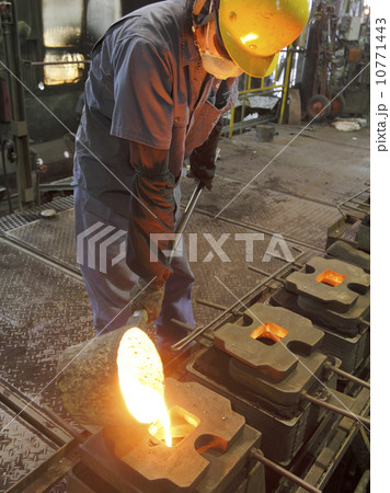 鋳物工場 10771443