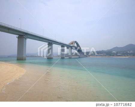 瀬底大橋 10771682