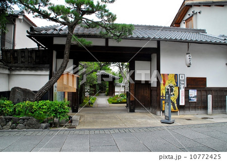 京都圓徳院の総門風景 10772425