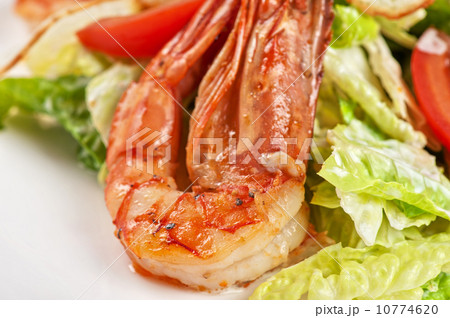 Tasty shrimp salad 10774620