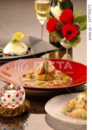 中華料理のフルコースディナー 10776072