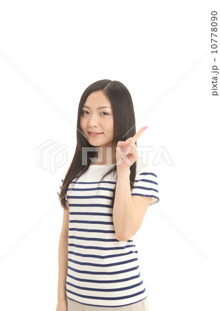 紹介する女性 10778090