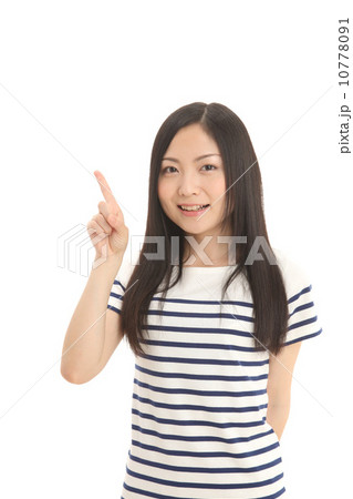 紹介する女性 10778091