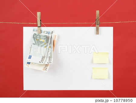 Memory note paper with Euro money Memory note paper with Euro money 10778950