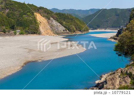 熊野川の流れ 10779121