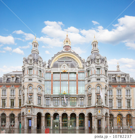 facade of Antwerpen Central Railway Station 10782237
