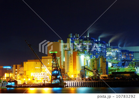 power station at night 10783292