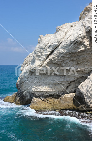 The white chalk cliffs of Rosh ha-Hanikra The white chalk cliffs of Rosh ha-Hanikra 10783461