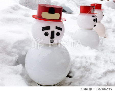 little snow standing on snow 10786245