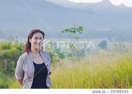 Pretty woman enjoying nature Pretty woman enjoying nature 10789293
