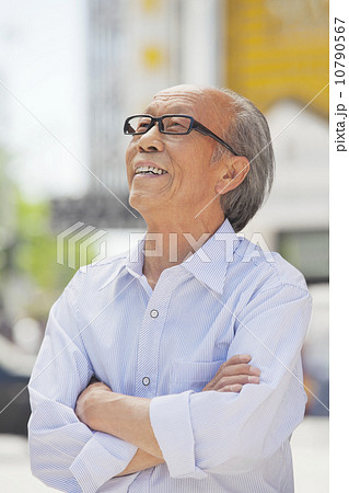 10790567