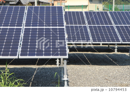 奈良県五條市に設置されたソーラーパネル 奈良県五條市に設置されたソーラーパネル 10794453
