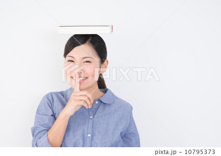 若い女性 若い女性 10795373