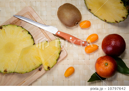pineapple pineapple 10797642