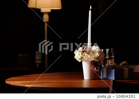 しずかなテーブル 10804201