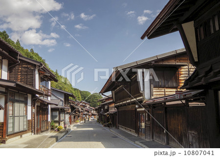 中山道、奈良井宿の風景 10807041
