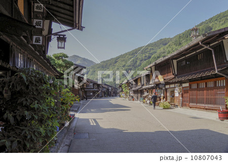 中山道、奈良井宿の風景 10807043