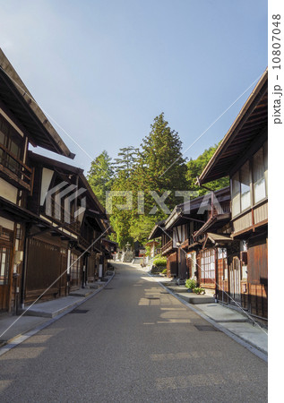 中山道、奈良井宿の風景 10807048