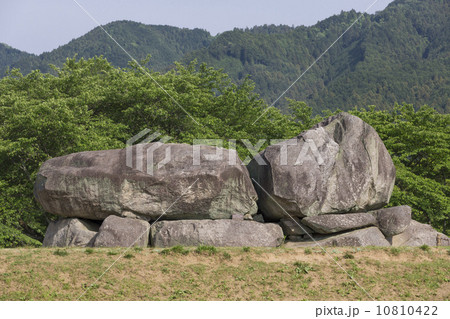 新緑の石舞台古墳 10810422