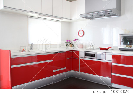 赤がテーマカラーのキッチン 10810820