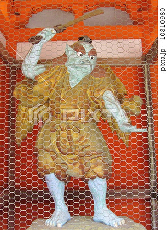 高尾山 高尾山薬王院 仁王門内 小天狗像の写真素材