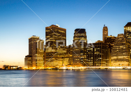 Manhattan skyline dusk Manhattan skyline dusk 10812481