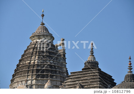 ヒマラヤを表す高塔、シカラを屋根に頂くパールヴァティー寺院 10812796