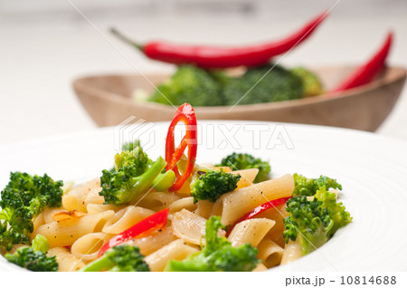 Italian penne pasta with broccoli and chili pepper Italian penne pasta with broccoli and chili pepper 10814688