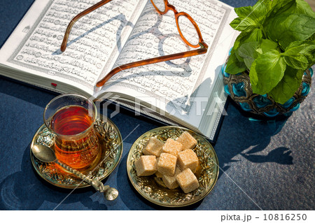 Arabic mint tea 10816250