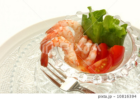 前菜 オードブル 海老 シュリンプカクテル 白背景 前菜 オードブル 海老 シュリンプカクテル 白背景 10816394