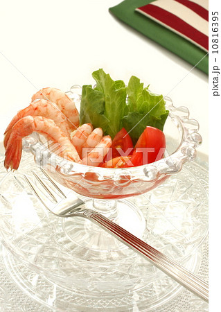 前菜 オードブル 海老 シュリンプカクテル 白背景 前菜 オードブル 海老 シュリンプカクテル 白背景 10816395