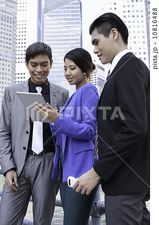 Asian working professionals outdoor Asian working professionals outdoor 10816488