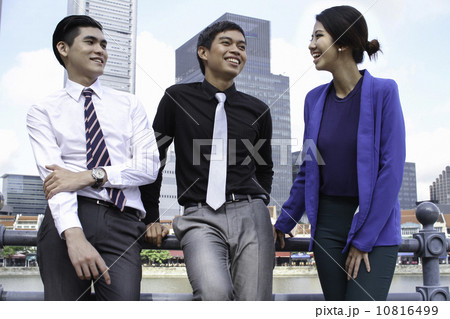 Asian working professionals outdoor Asian working professionals outdoor 10816499