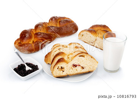 Breakfast of homemade bread and marmalade fresh milk. On a white background. 10816793