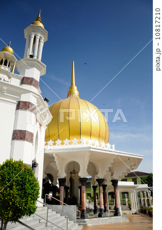 Main Entrance of Ubudiah Mosque at Kuala Kangsar, Perak Main Entrance of Ubudiah Mosque at Kuala Kangsar, Perak 10817210