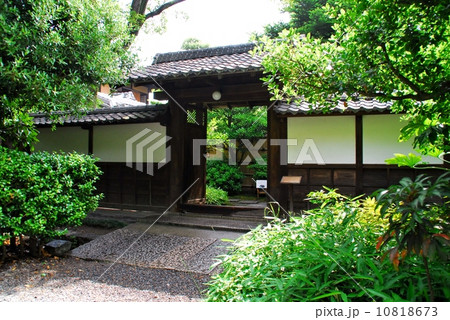京都拾翠亭の総門風景 京都拾翠亭の総門風景 10818673