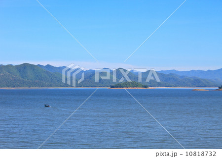 Views over the reservoir Kaengkrachan dam Views over the reservoir Kaengkrachan dam 10818732