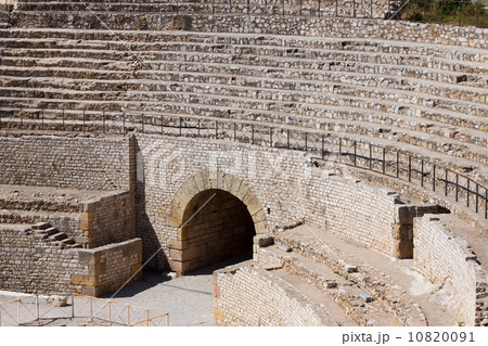 Roman amphitheater in Tarragona, Spain 10820091